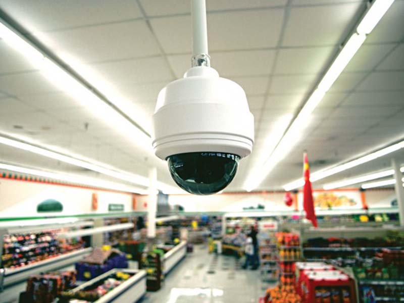 Установка камер видеонаблюдения в супермаркете